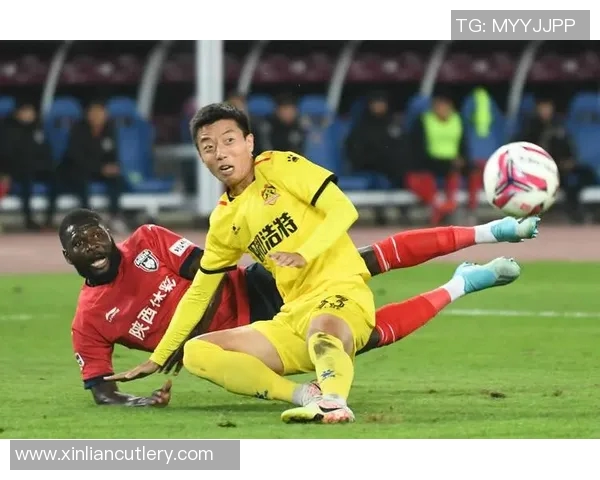 西安足球队在联赛中的耐力表现分析与未来展望 西安足球队在联赛中的耐力表现分析与未来展望