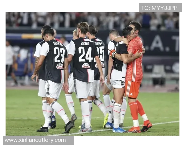 南京足球队团队协作引发热议球迷对战术配合与球员默契提出质疑