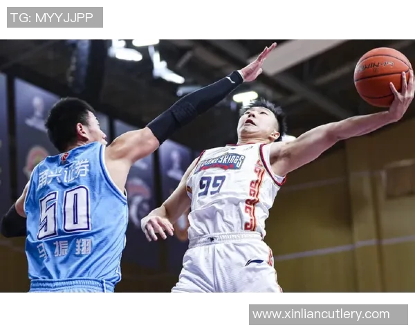 同曦与天津精彩对决回放分析全场比赛亮点与关键时刻解读 同曦与天津精彩对决回放分析全场比赛亮点与关键时刻解读