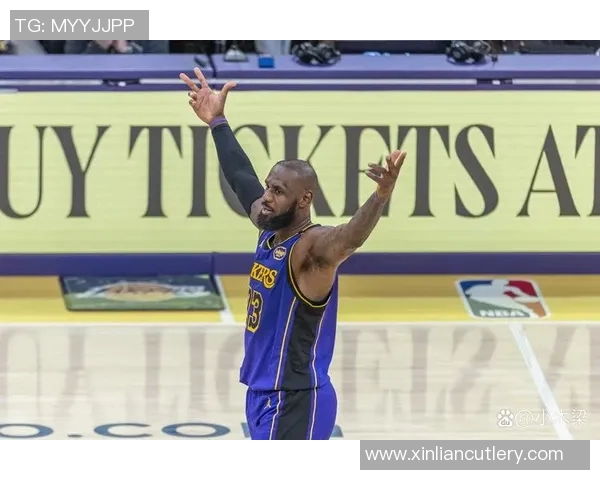 詹姆斯再创辉煌40分10篮板7助攻助湖人加时战胜勇士挺进季后赛