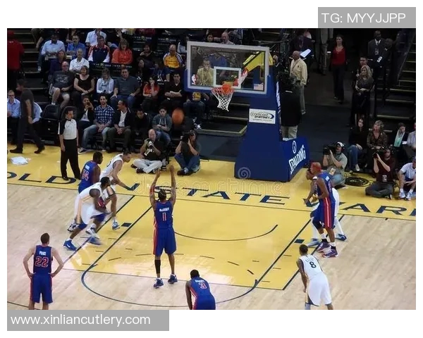 麦迪与勒布朗的巅峰对决历史回顾与球场传奇的交织