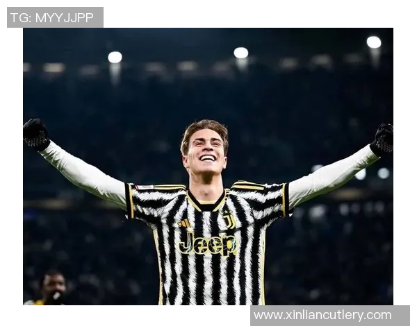 哈维西蒙斯的足球之路：从青训新星到赛场闪耀的未来之星