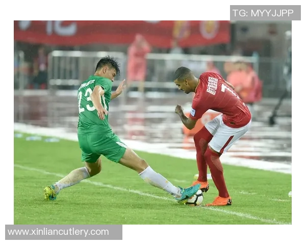 广州恒大与贵州队精彩对决集锦回顾展现足球魅力与激情瞬间 广州恒大与贵州队精彩对决集锦回顾展现足球魅力与激情瞬间