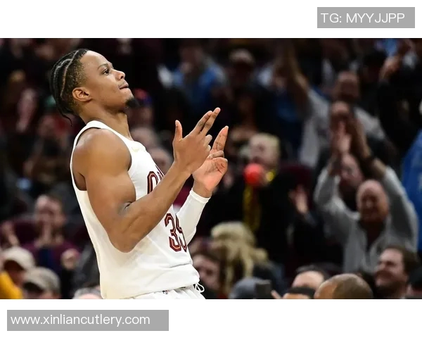 约什吉迪带领球队冲击季后赛展现年轻球员的无限潜力与未来希望