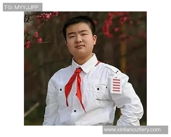 许钟豪的成长之路:从青涩少年到篮球场上的璀璨明星 许钟豪的成长之路:从青涩少年到篮球场上的璀璨明星