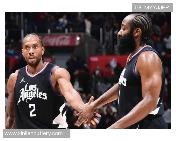 活塞与快船精彩对决全场回放重温赛场激情与精彩瞬间 活塞与快船精彩对决全场回放重温赛场激情与精彩瞬间